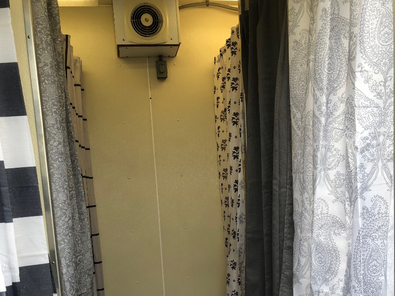 22-stall-shower-trailer
